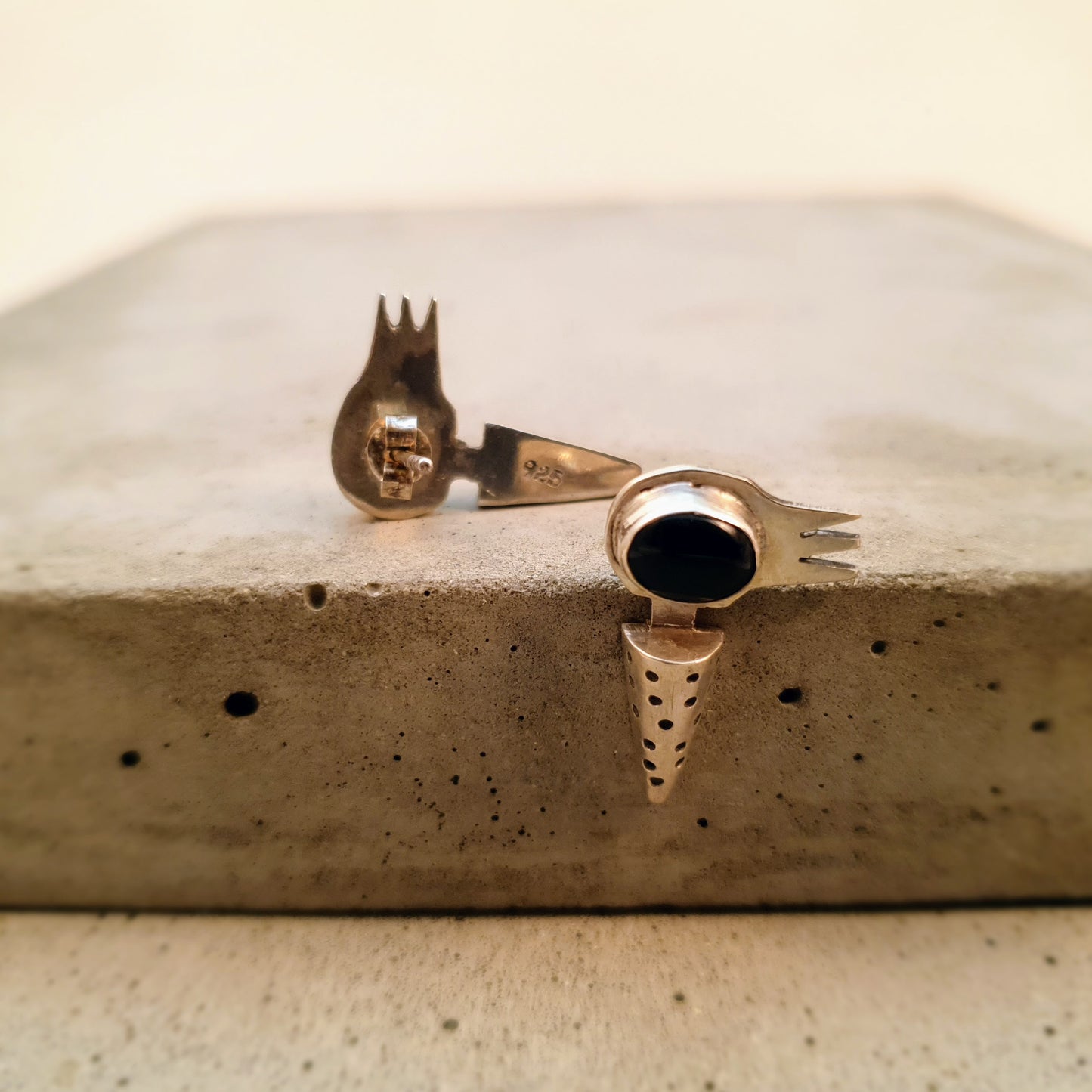 S1605 | Stud earrings