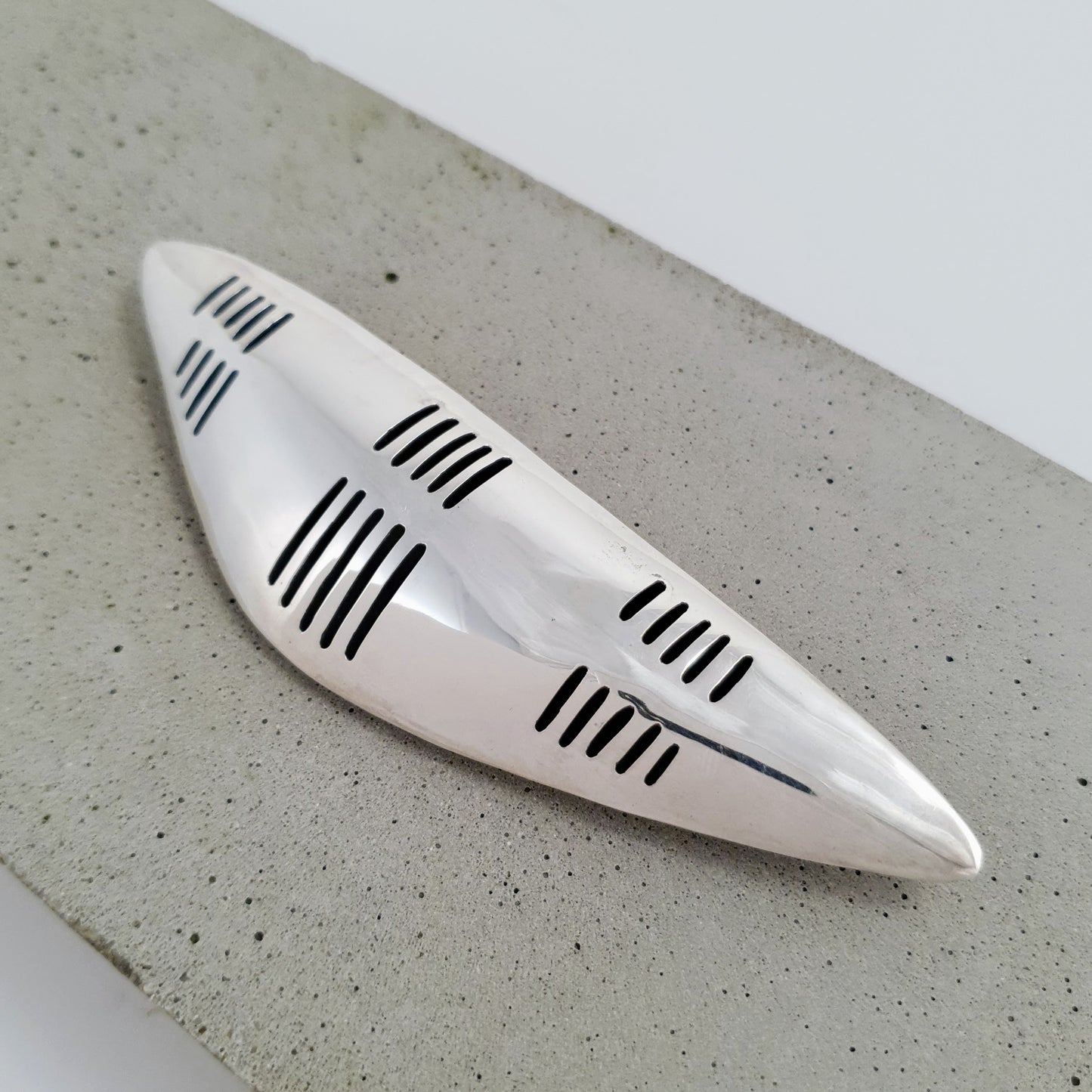 B0238 | Brosche