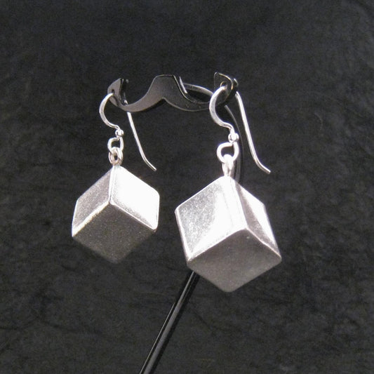 O0627 | earrings