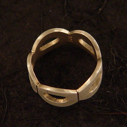 R0699 | Ring