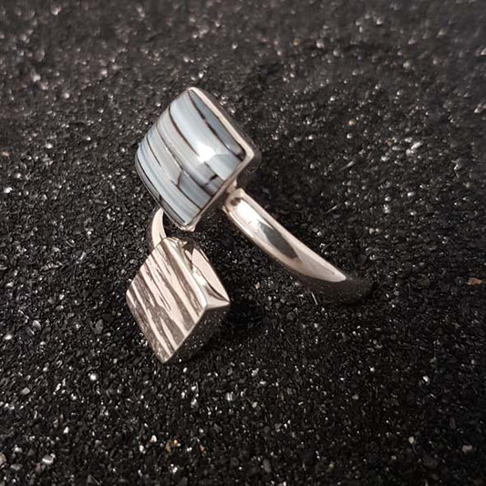 R1304 | Ring