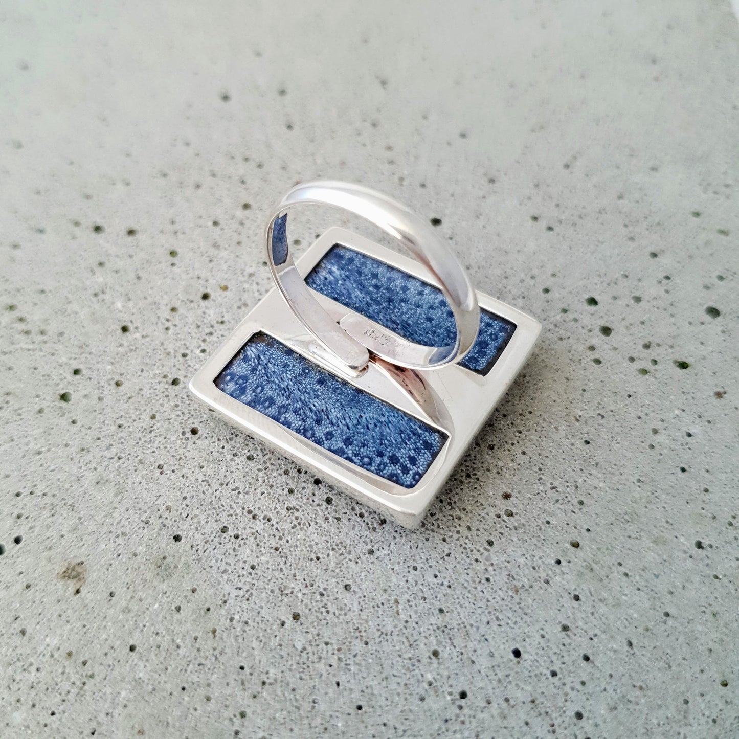 R1334 | Ring