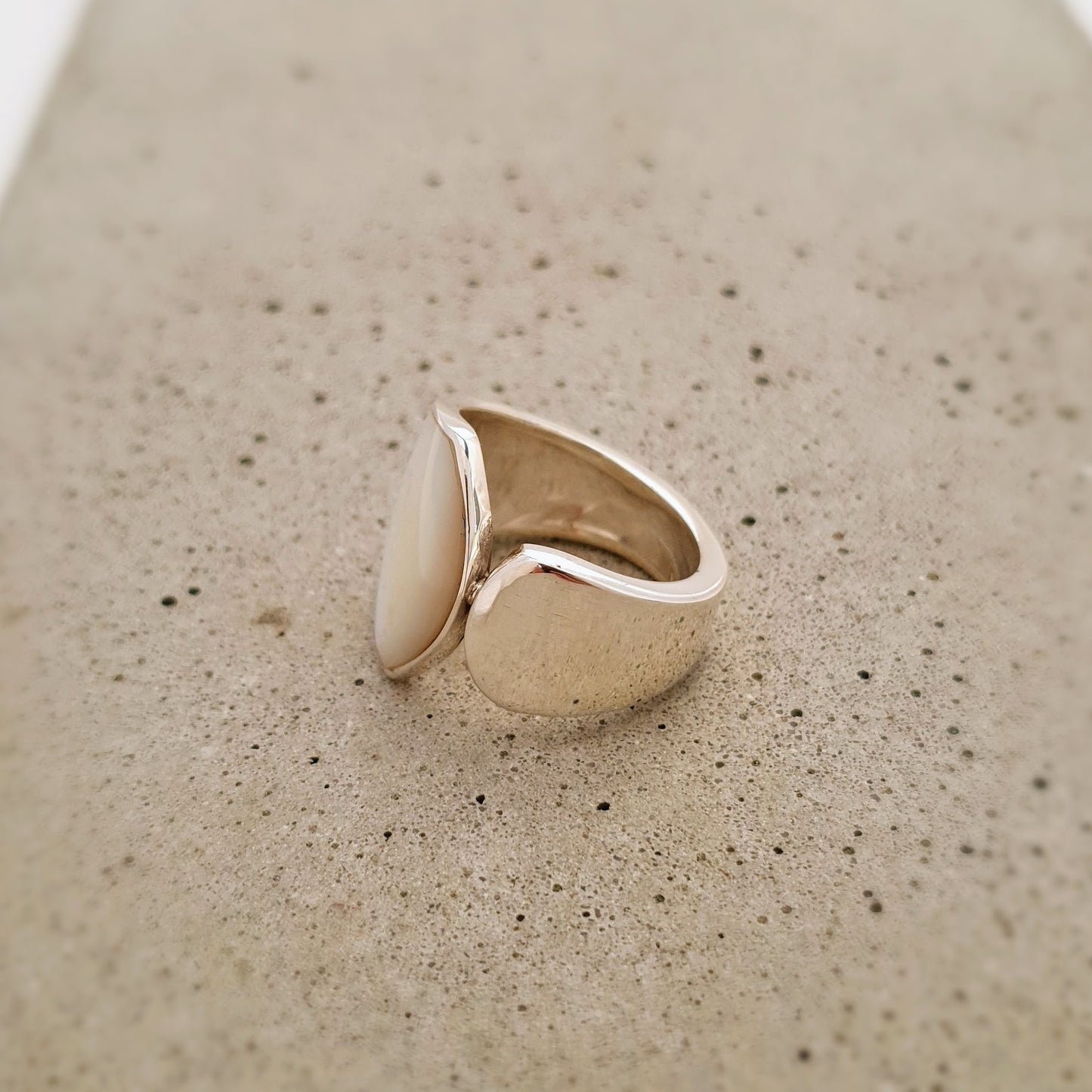 R1341 | Ring