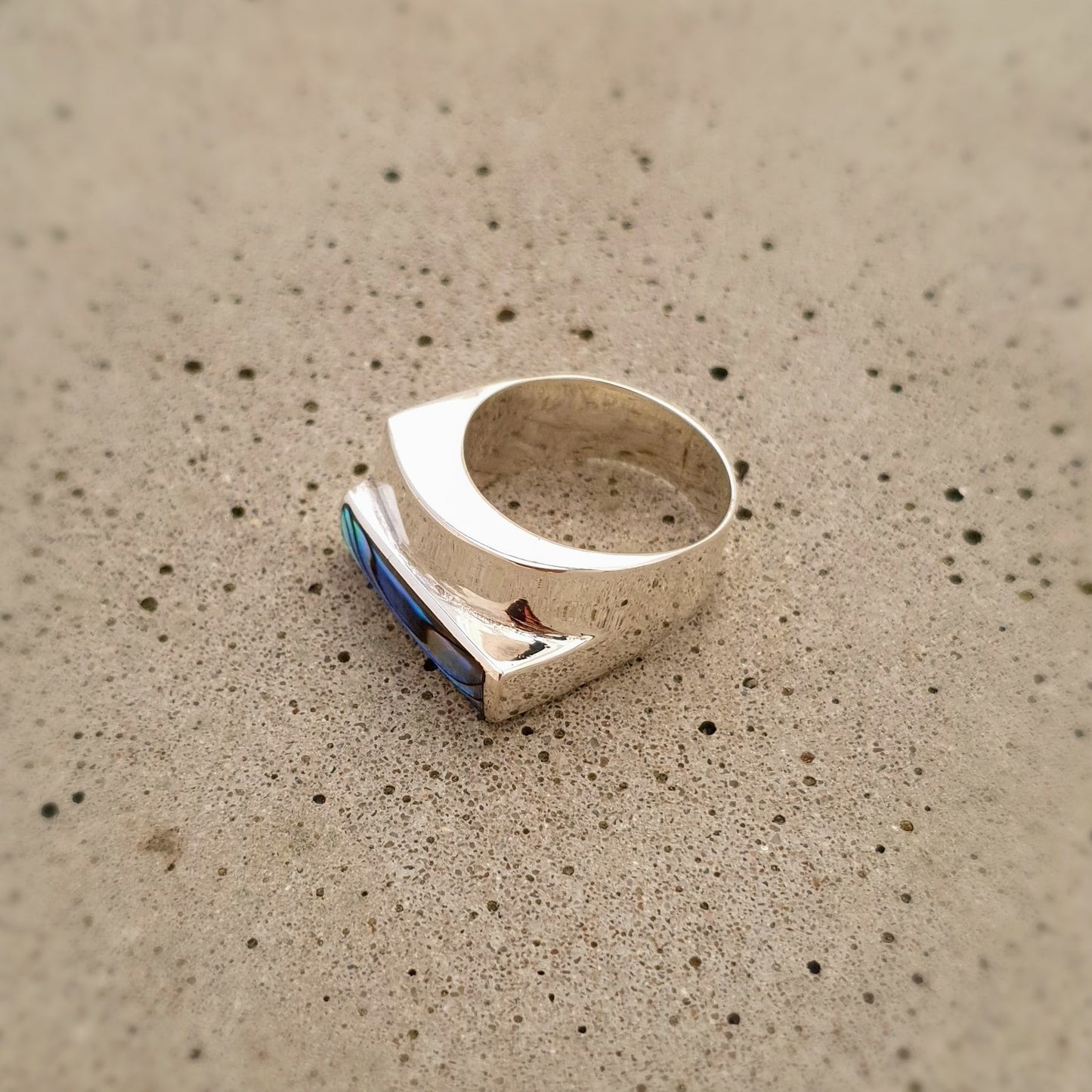 R1343 | Ring
