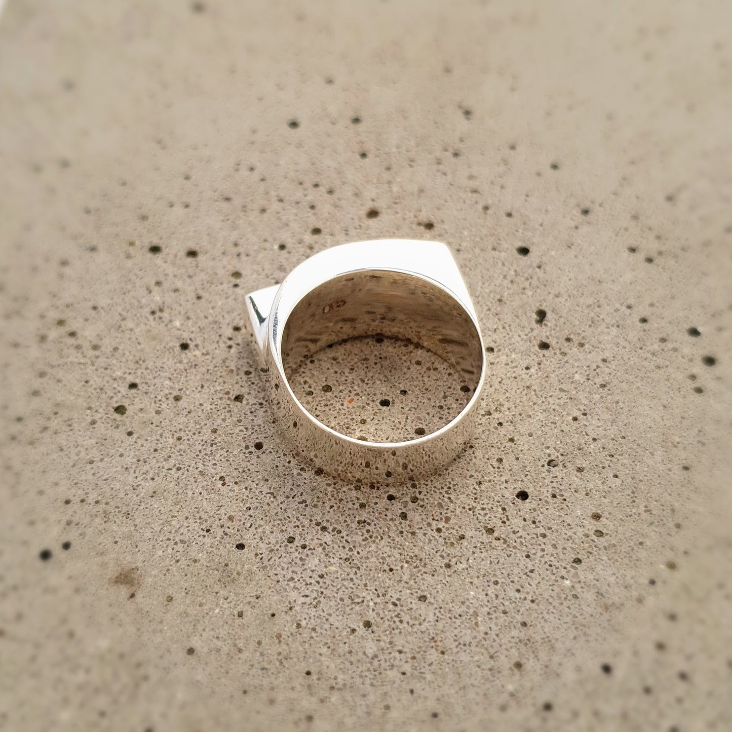 R1343 | Ring