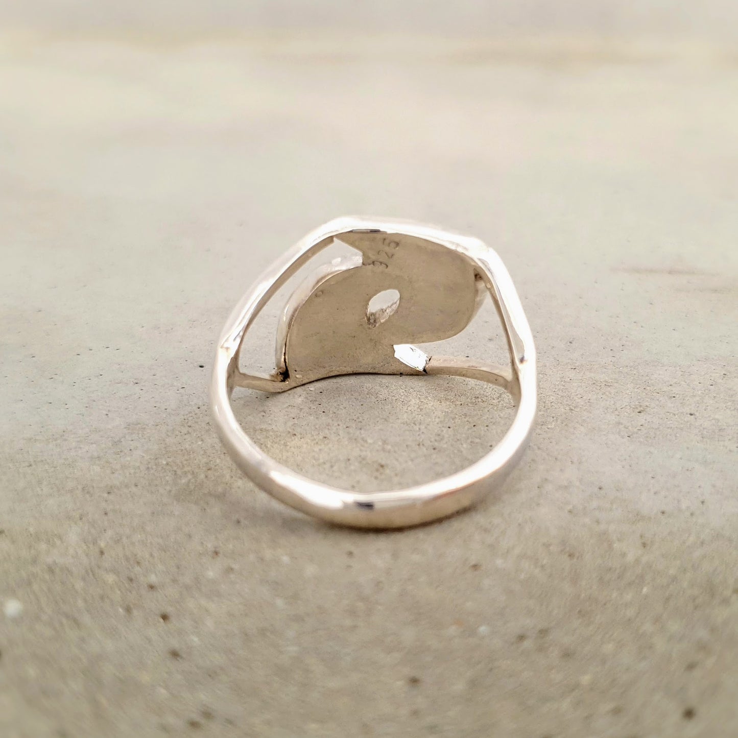 R1348 | Ring