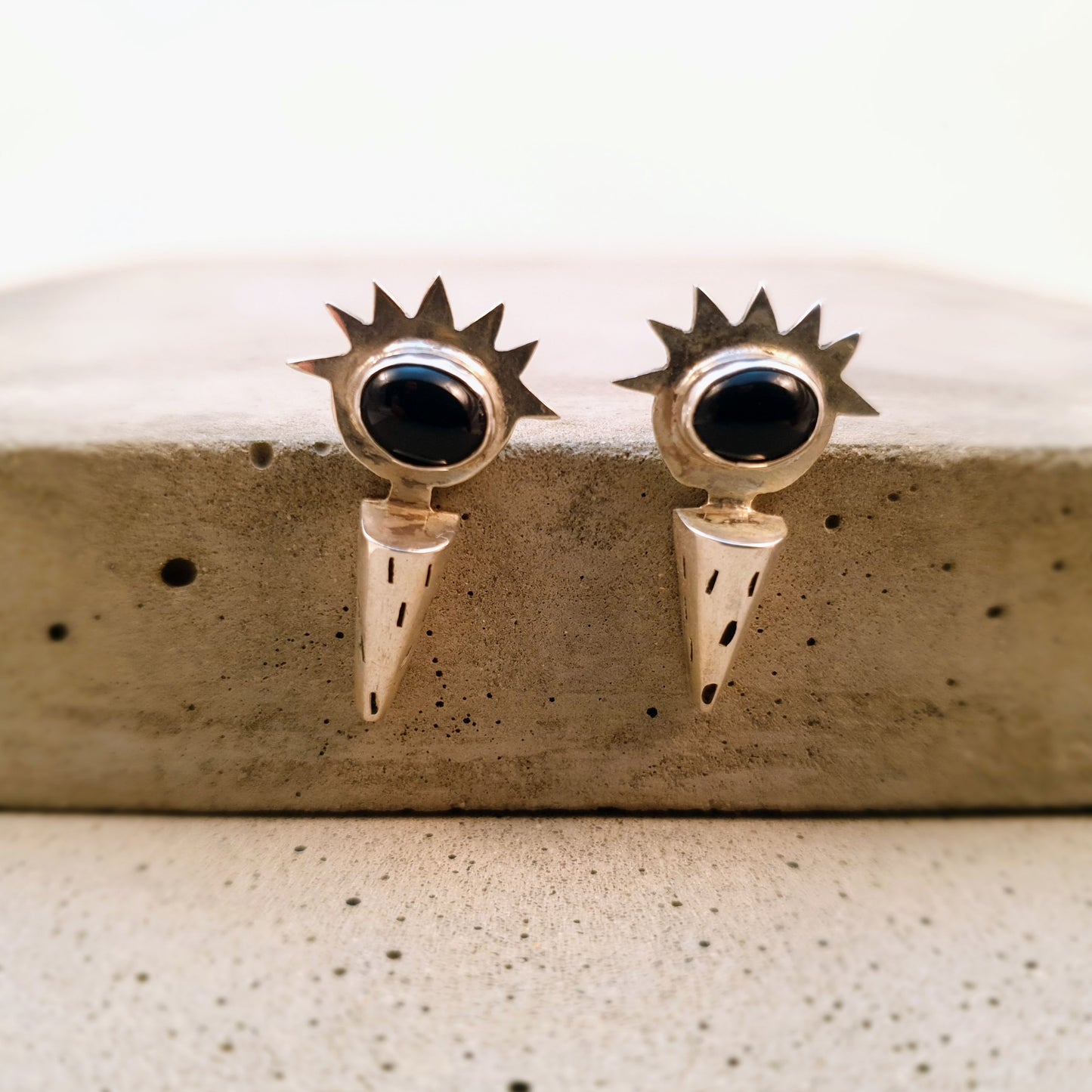 S1604 | Stud earrings