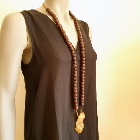 U0137 | Long unique necklace