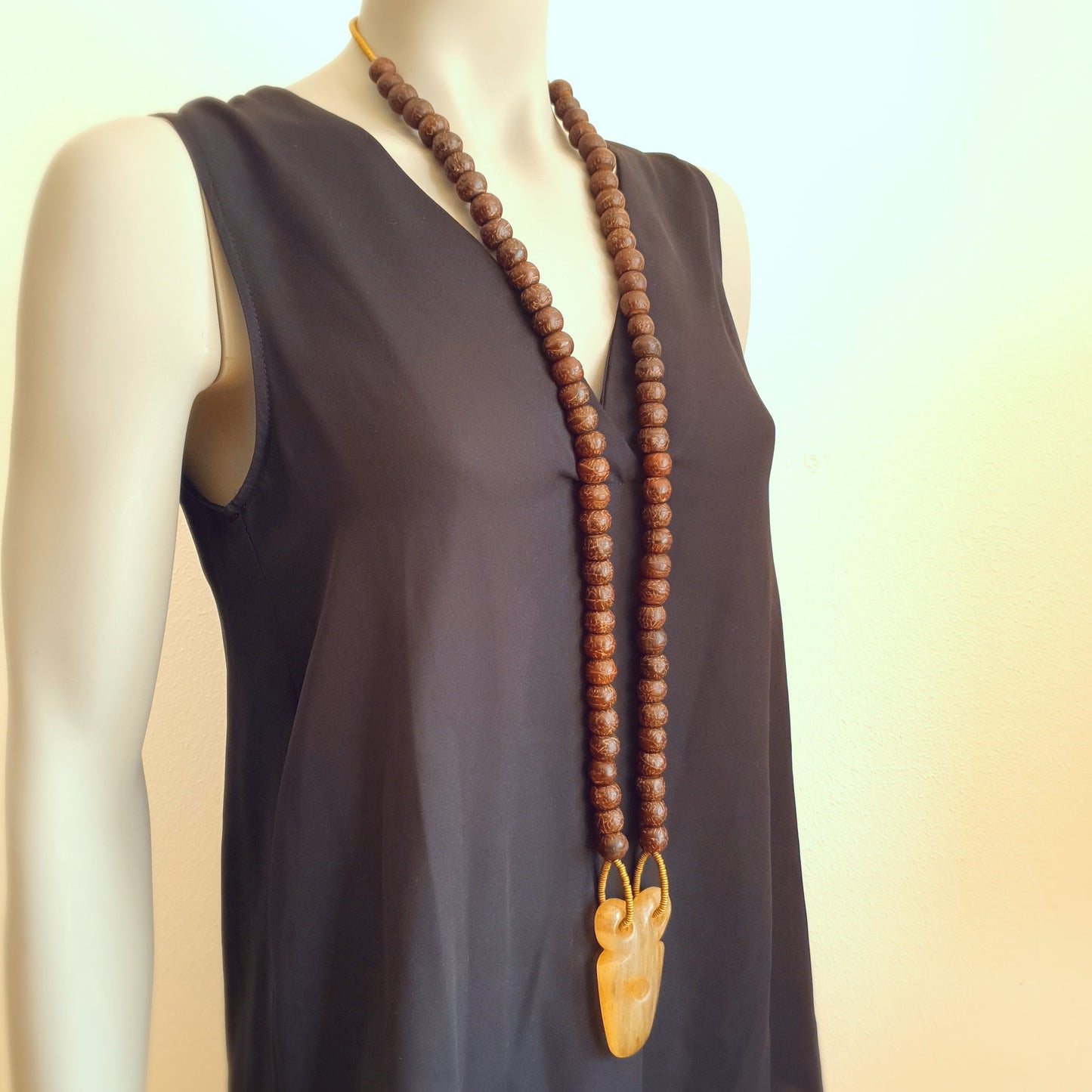 U0138 | Long unique necklace