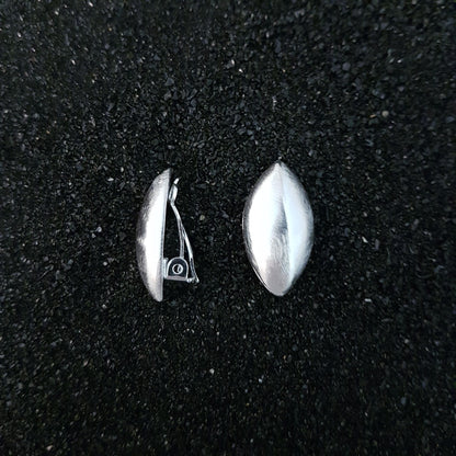 L0066 | ear clips