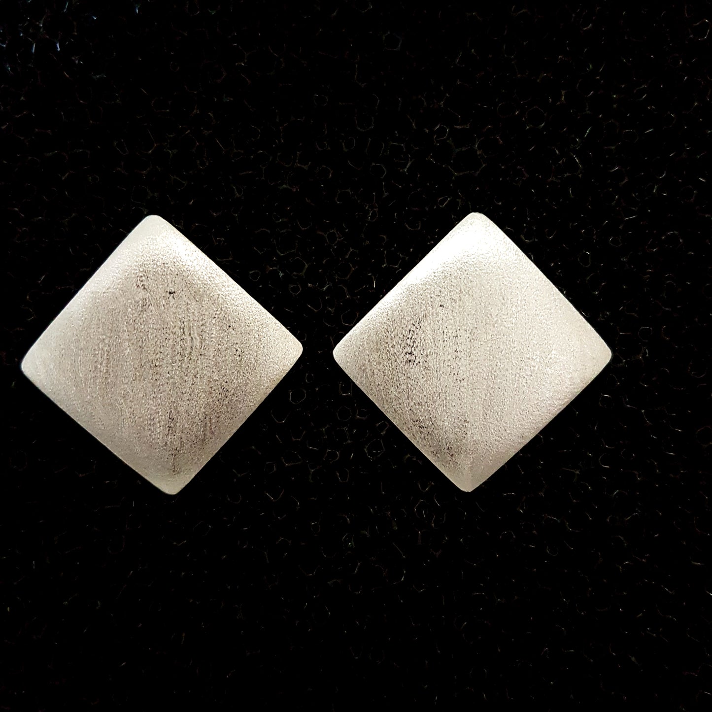 L0069 | ear clips