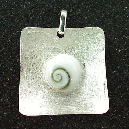 N0694 | chain pendant