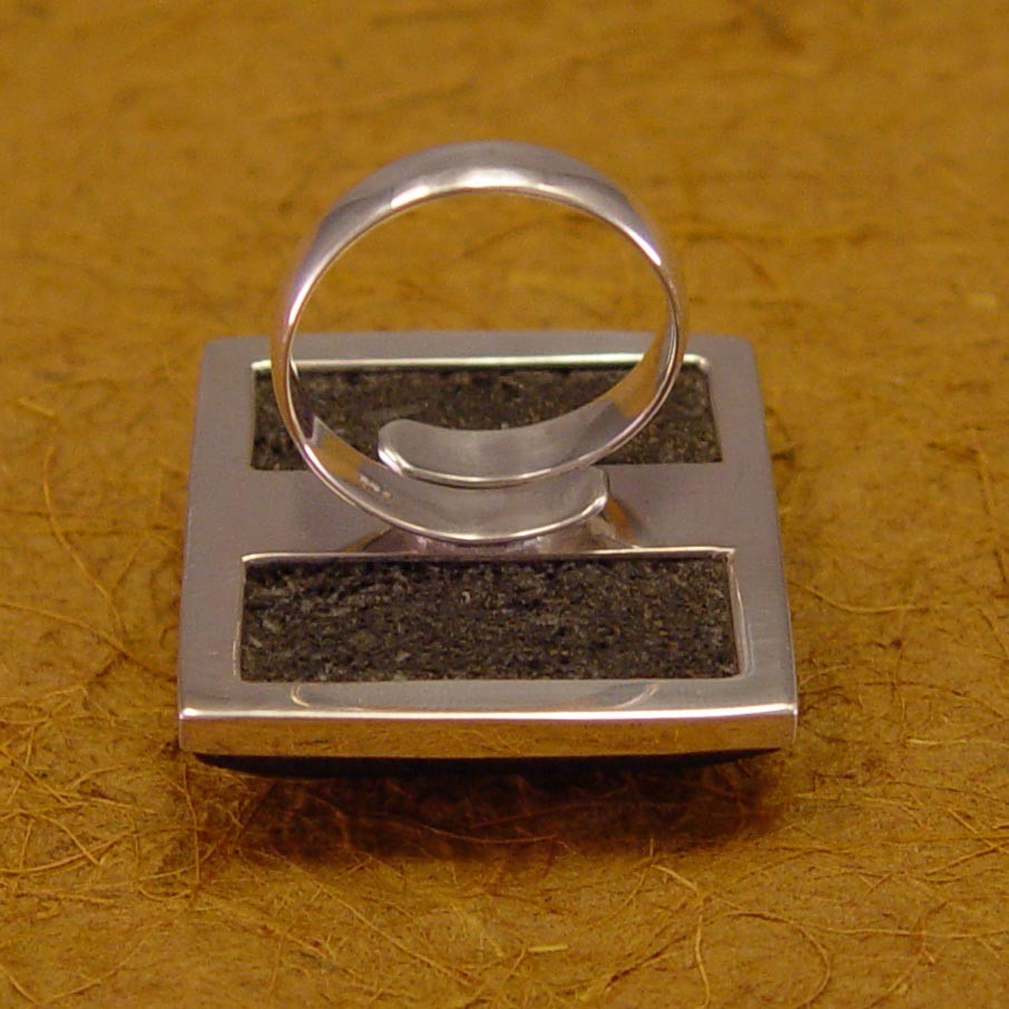 R0958 | Ring