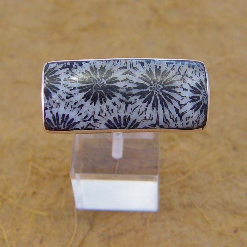 R0978 | Ring