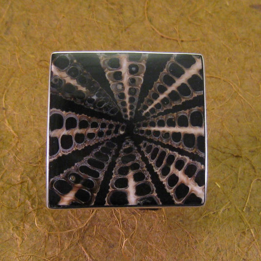 R1032 | Ring