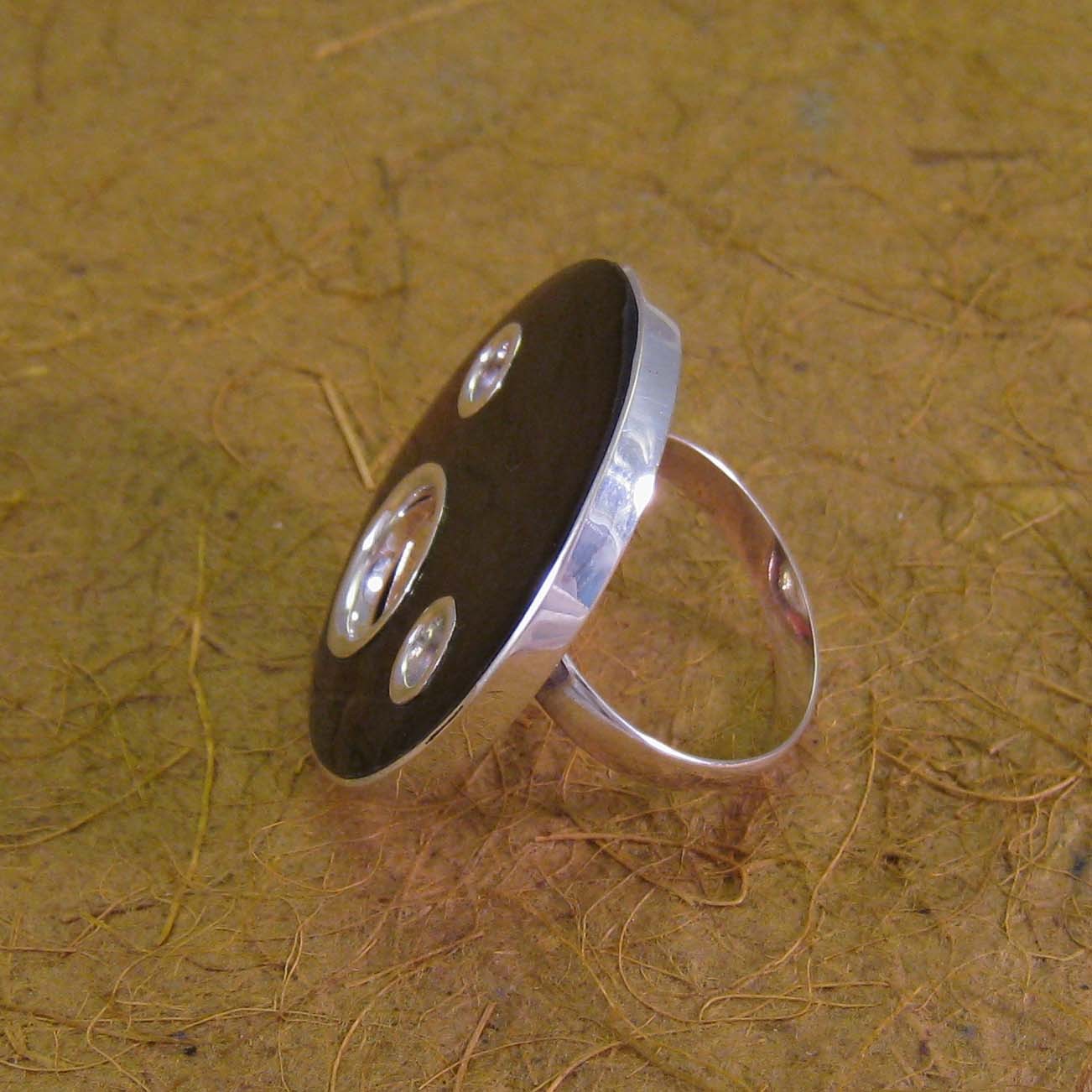 R1040 | Ring