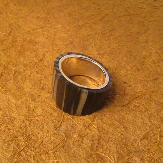 R1051 | Ring