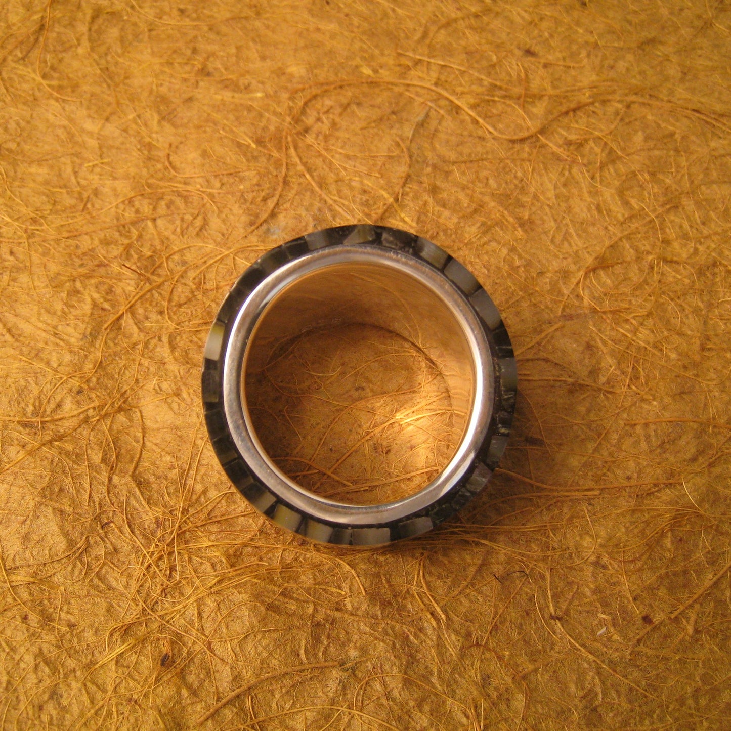 R1051 | Ring