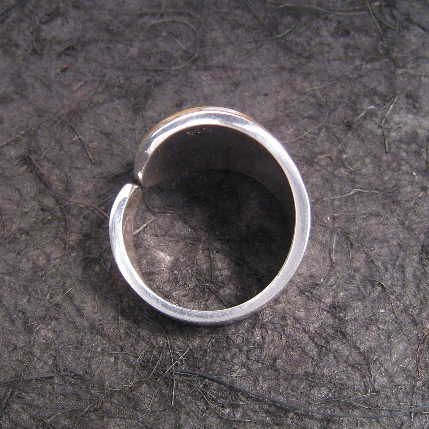R1126 | Ring
