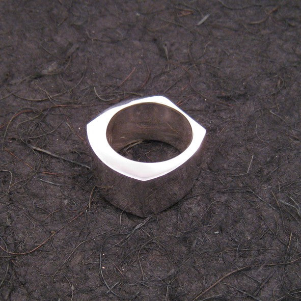 R1138 | Ring