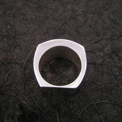 R1138 | Ring