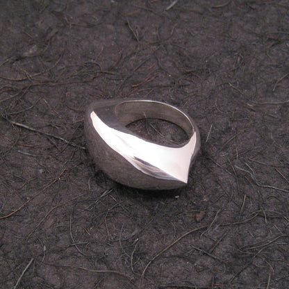 R1147 | Ring