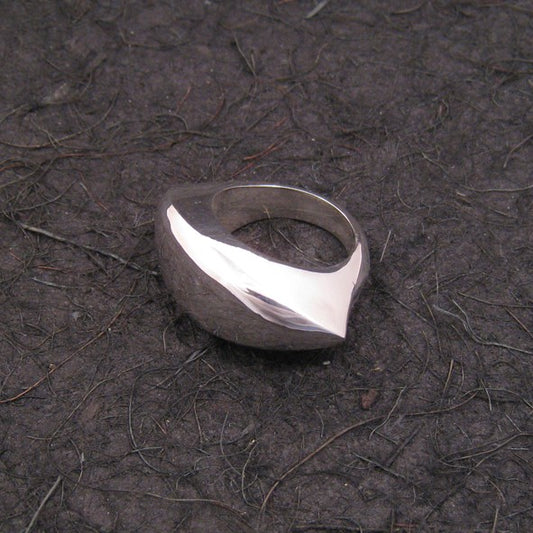 R1147 | Ring