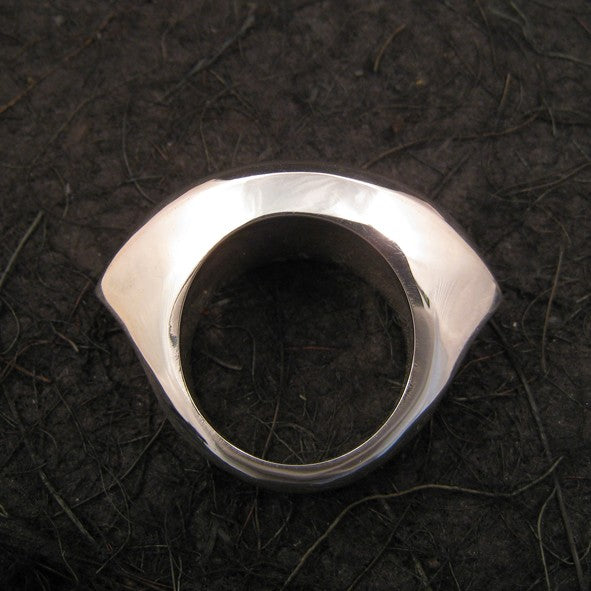 R1147 | Ring