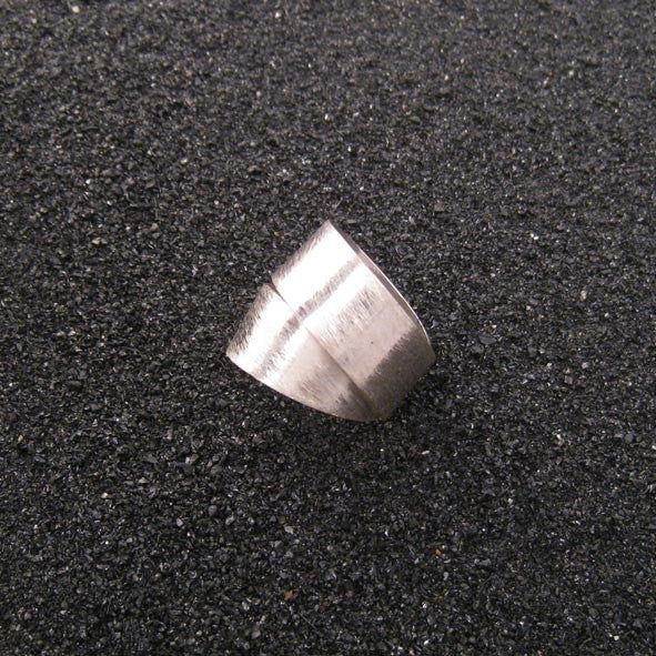 R1179 | Ring