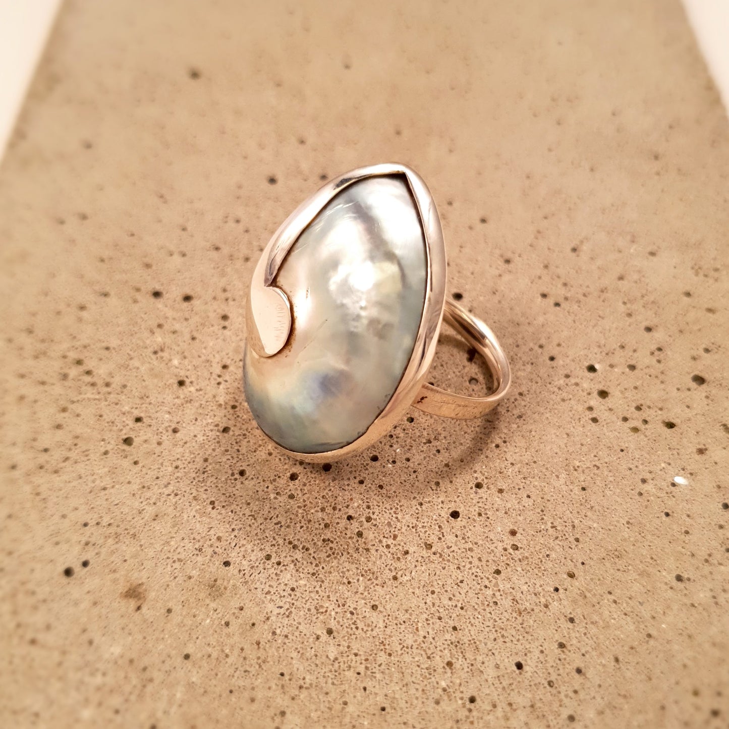 R1208 | Ring