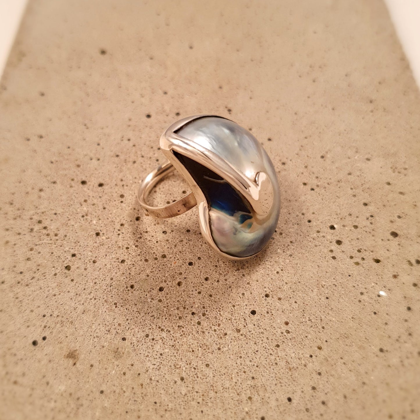 R1208 | Ring