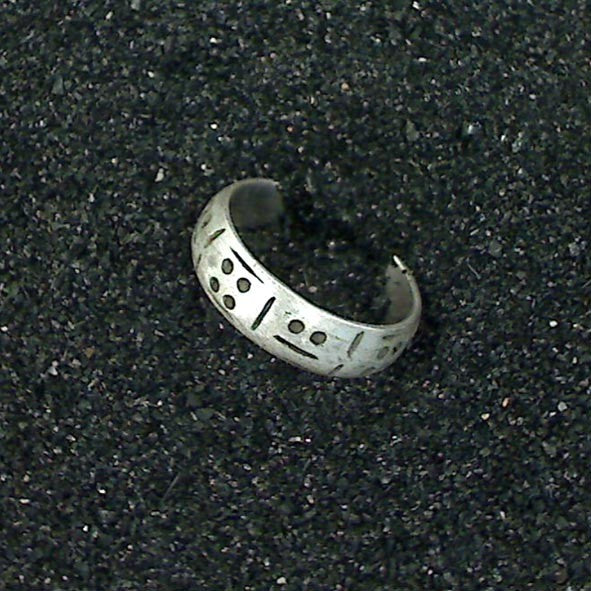 R1267 | Ring