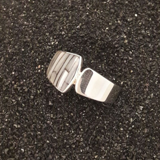 R1301 | Ring
