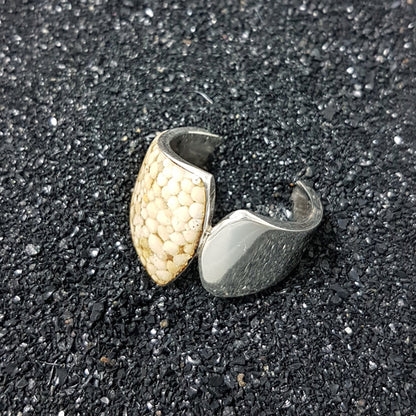 R1317 | Ring
