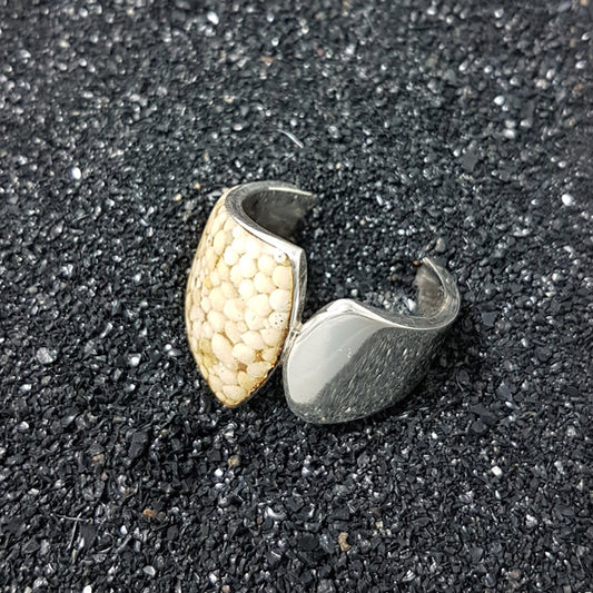 R1317 | Ring