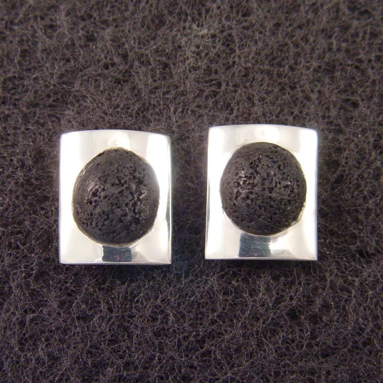 S1246 | ear studs