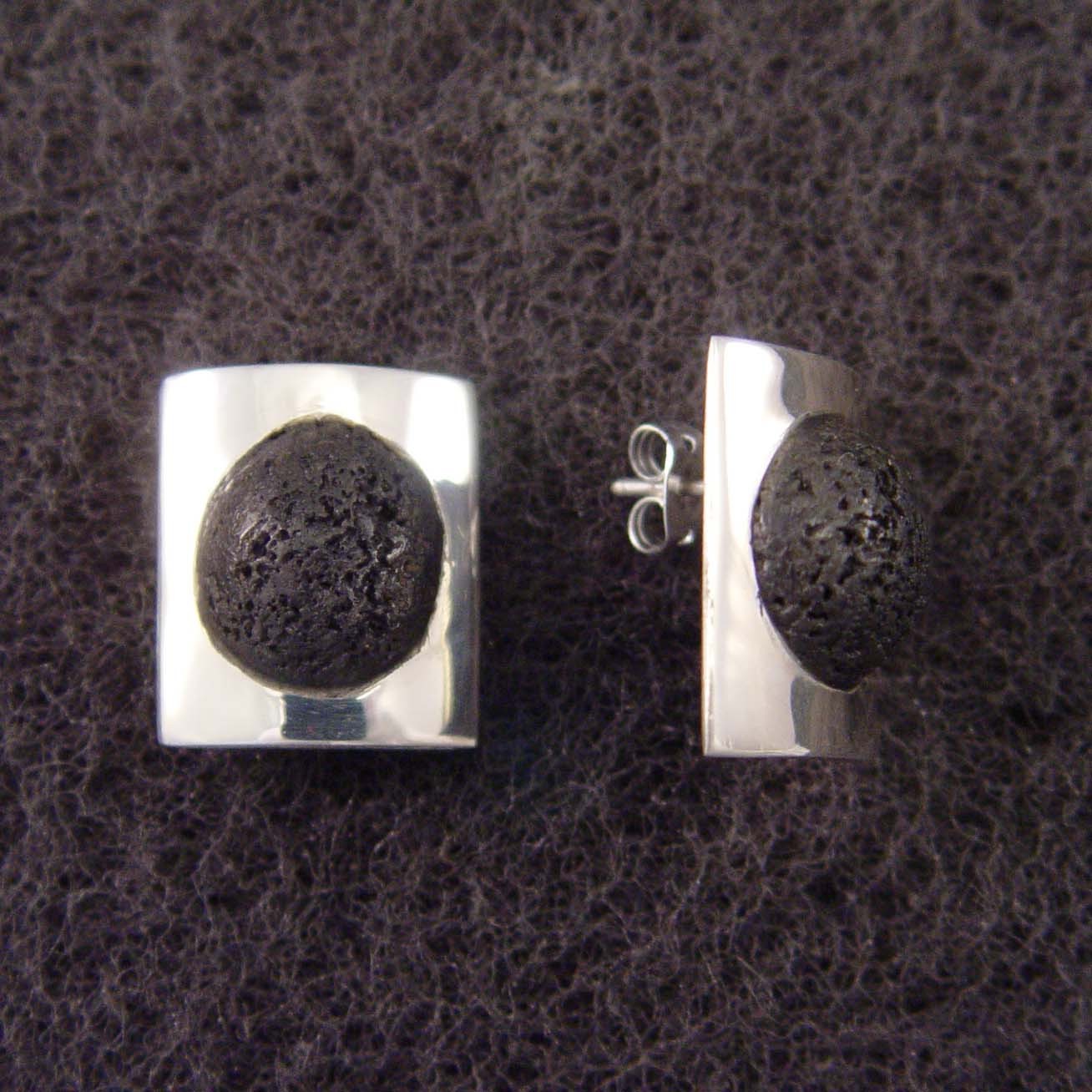 S1246 | ear studs