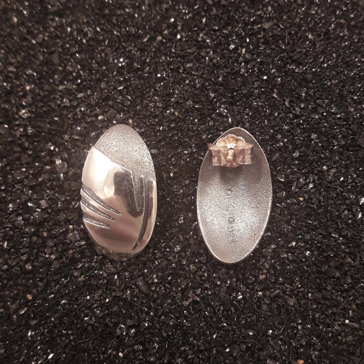 S1498 | ear studs