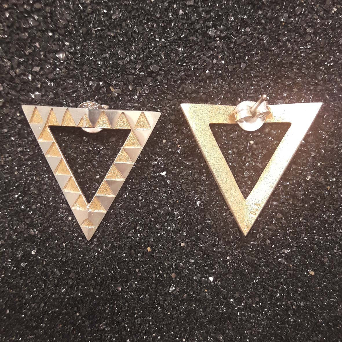 S1513 | ear studs