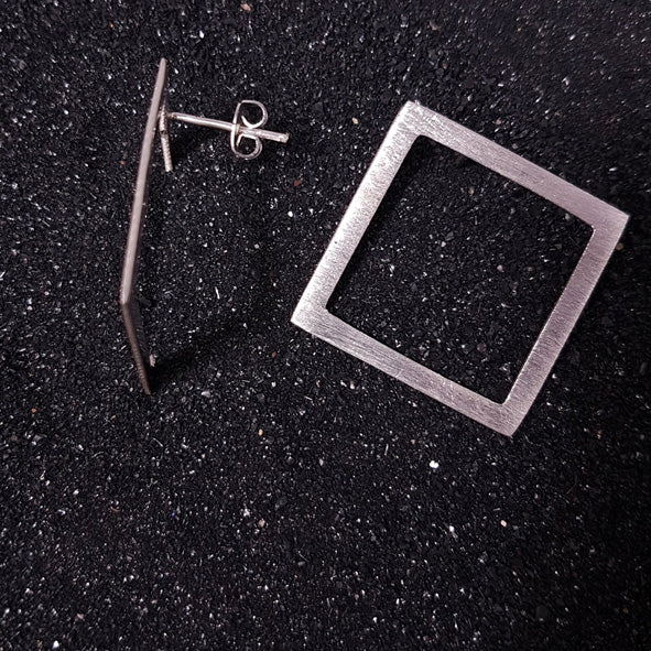 S1549 | ear studs